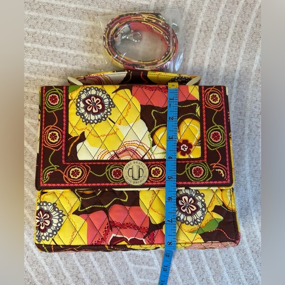 Vera Bradley, Julia Handbag - Handle & Crossbody Strap, Tropical Floral NWOT - Picture 2 of 6